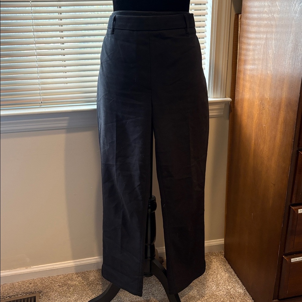 Land's End Midrise Slim Leg Capris, Women's sz 14, black.